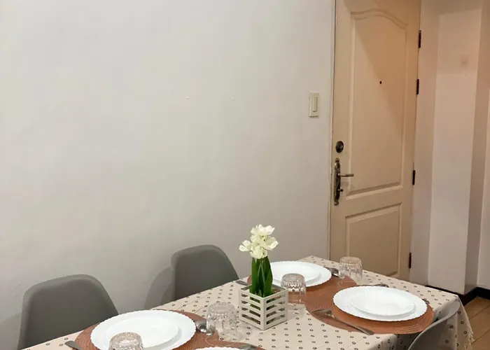 Premium 2 Bedroom With Balcony In The Heart Of Bgc