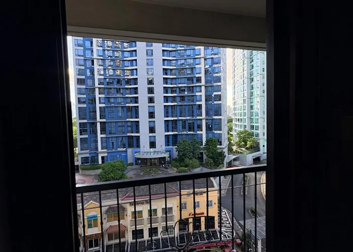 Aparthotel Premium 2 Bedroom With Balcony In The Heart Of Bgc Manila